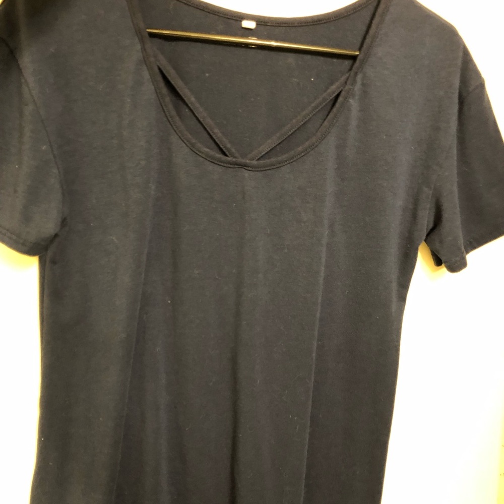 Blue tee shirt.
